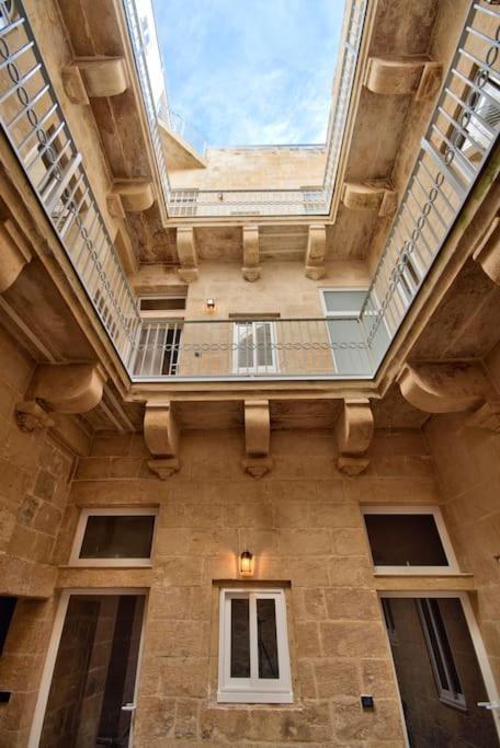 Vallettastay Old Lodge Apartment 7 المظهر الخارجي الصورة